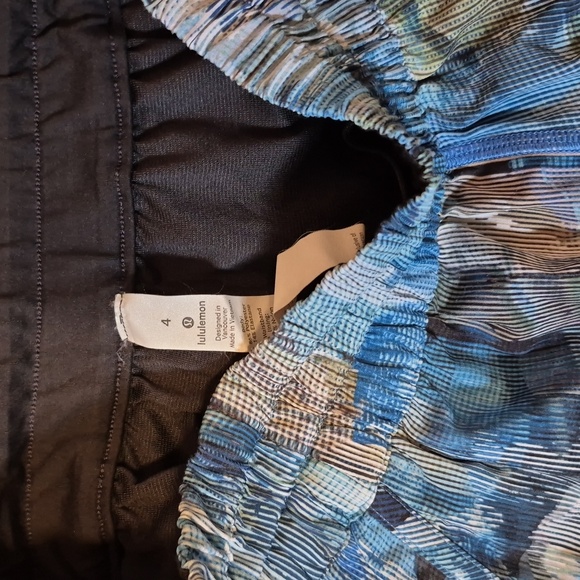 lululemon athletica TRACKER Blue Multi-Color Athletic Shorts - Picture 3 of 5